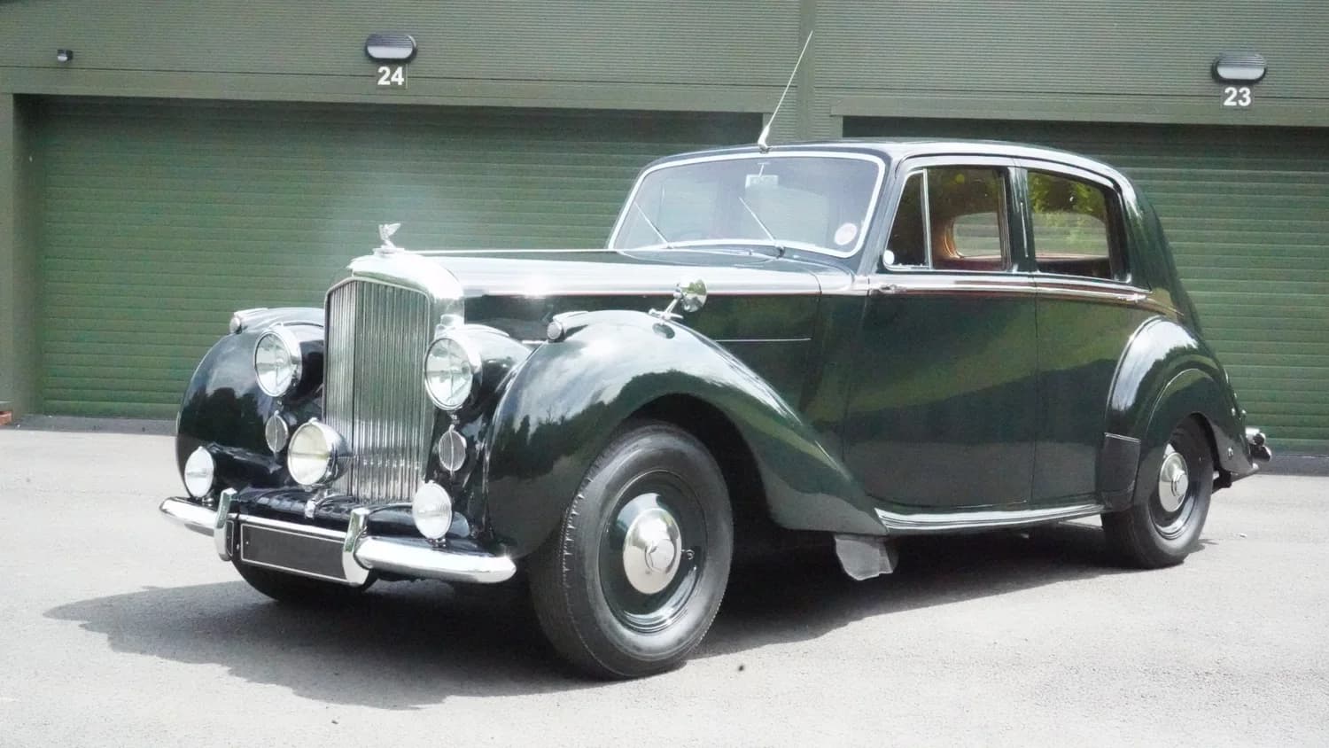 1949 Bentley MK6 in classic green